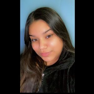 Meet your Posher, Madelin